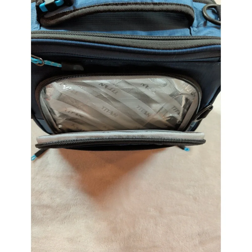 Arctic Zone Titan Deep Freeze Expandable Lunch Box Blue‎ 99-61757-00-00